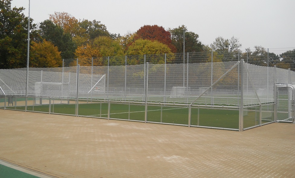 Soccer Court Frankfurter Ostpark außen