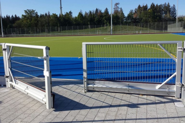 Barriere mit Bandenwerbung || artec® Sportgeräte
