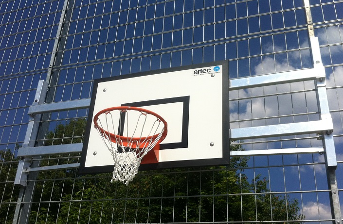 Klappbarer Basketballkorb von artec Sportgeräte