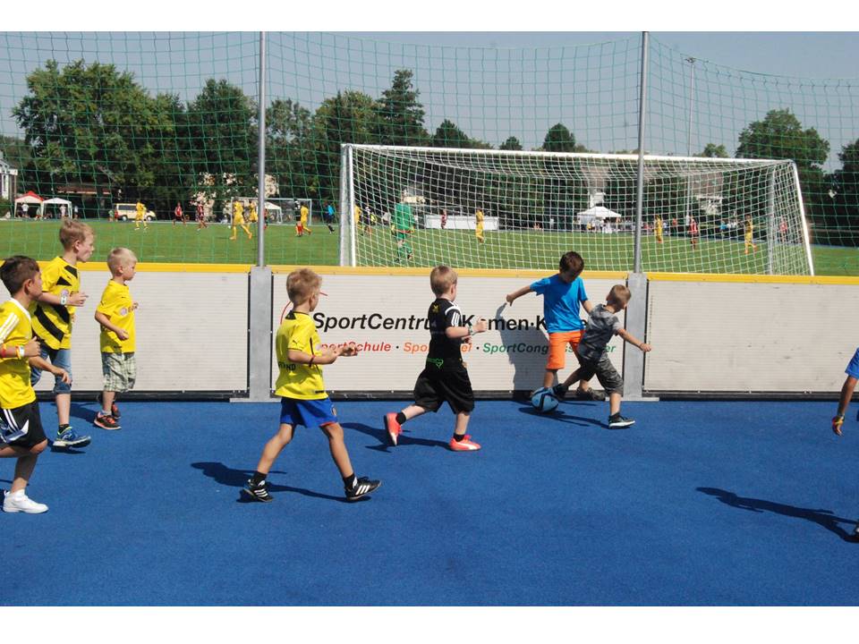 WM-Pokal Ehrenrunde mit artec Soccer Court