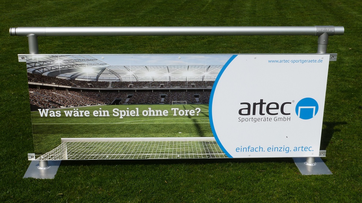 Bandenwerbung für Sportzplatz und Stadion