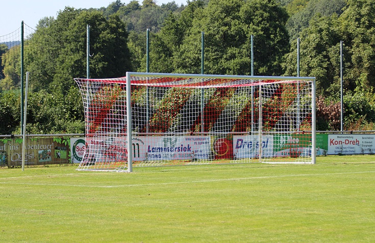 easytec soccer goal with tension rods from artec Sportgeräte
