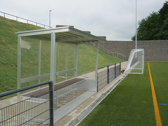 Kunstrasenplatz Radevormwald Spielerkabinen artec Sportgeräte Kunstrasenplatz Radevormwald Spielerkabinen artec Sportgeräte
