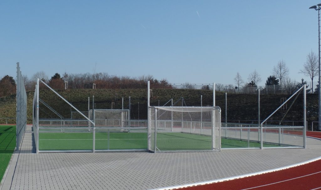 Soccercourts aluminum with glass de luxe