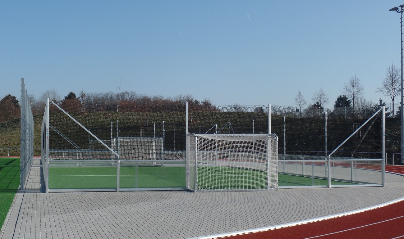 Soccercourts aluminum with glass de luxe Soccercourts aluminum with glass de luxe