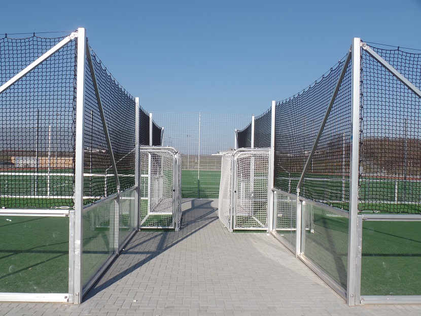 Soccercourts artec De Luxe transparent with glass - recreational goals with entrance Soccercourts artec De Luxe transparent with glass - recreational goals with entrance