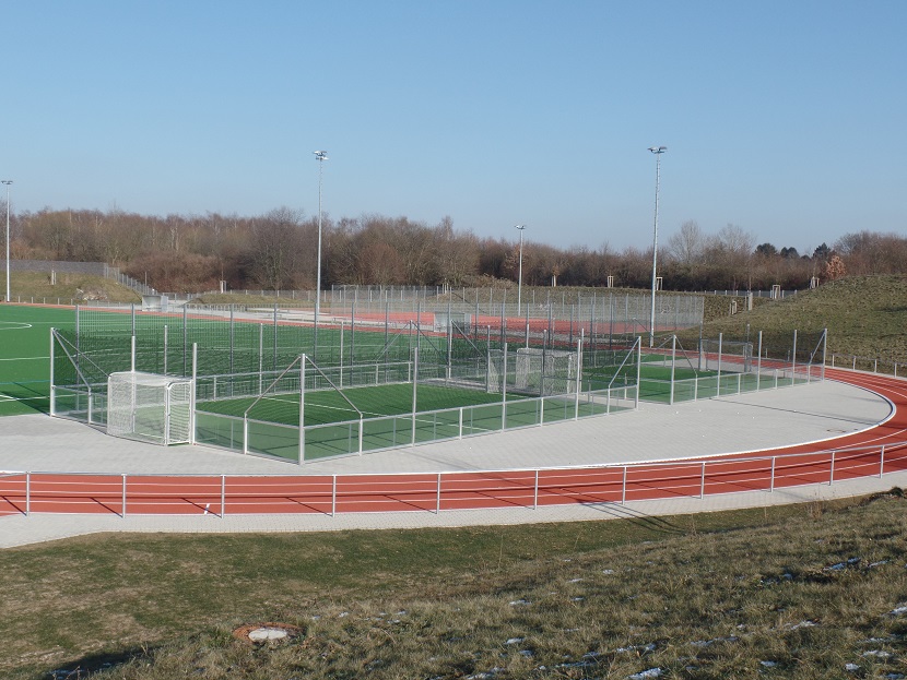 Soccercourts with glass - artec DE Luxe