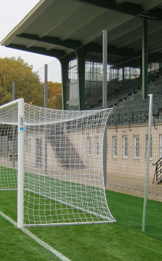 Football goals with tension rods