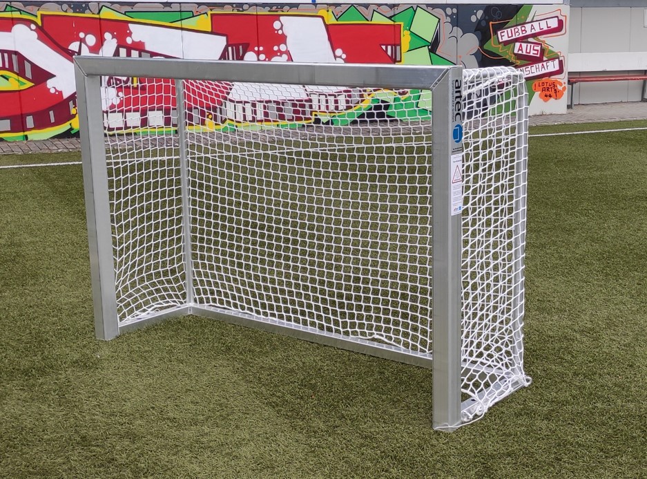 In children's soccer, a small goal measures no more than 2.00 x 1.20 meters.