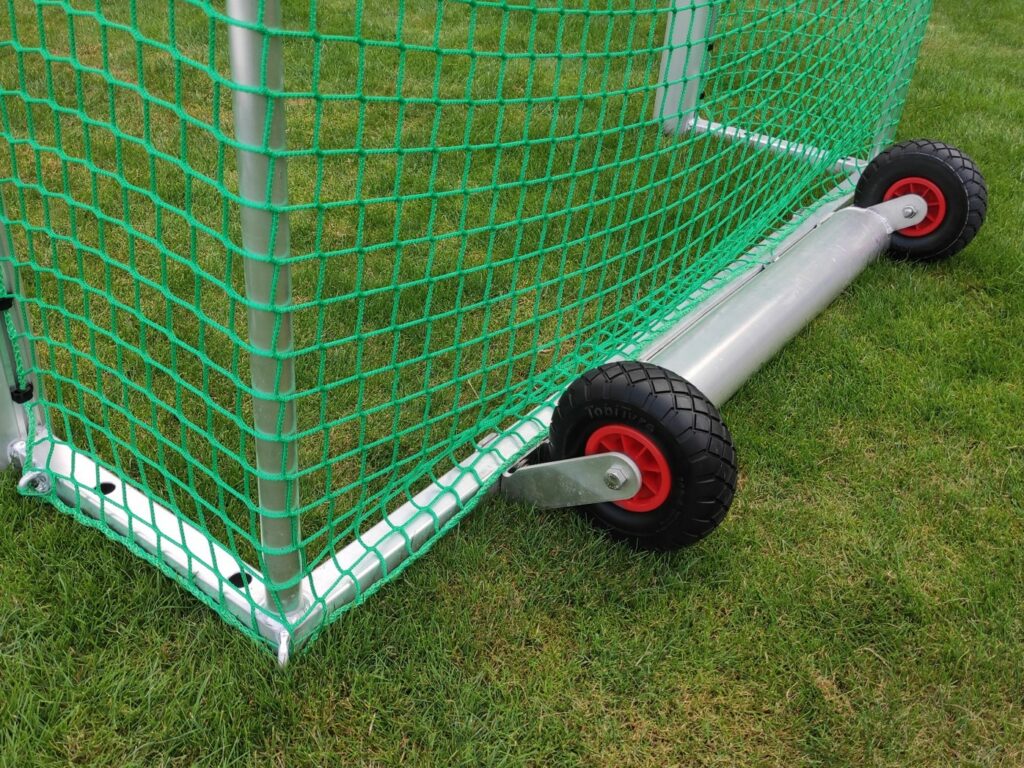 Small soccer goal with artec anti-tilt device combines safety and maximum flexibility
