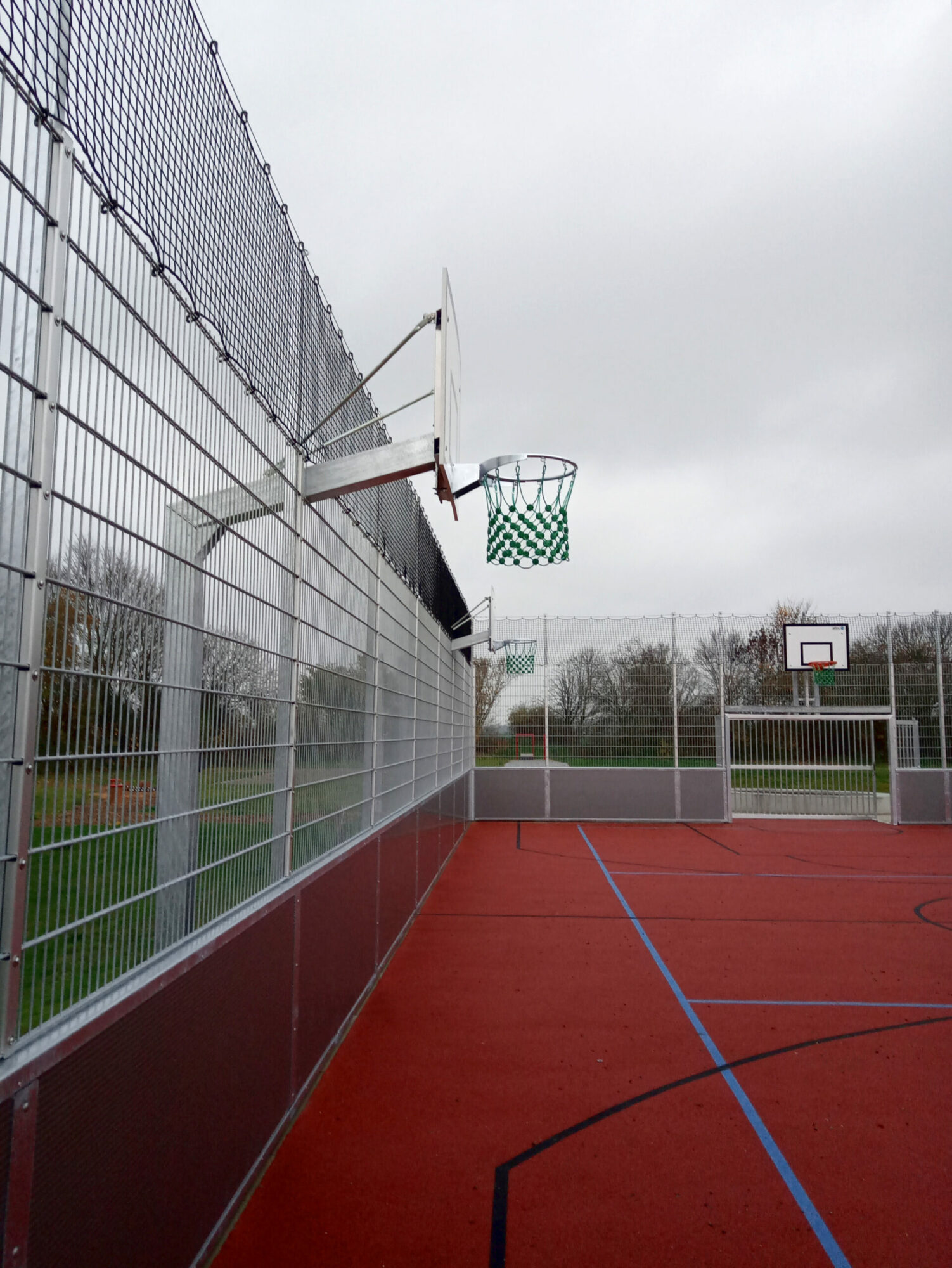 Multi-sports pitches made of steel