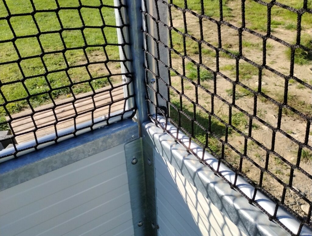 Umlaufende Ballfangeinrichtung beim Soccer Court Umlaufende Ballfangeinrichtung beim Soccer Court