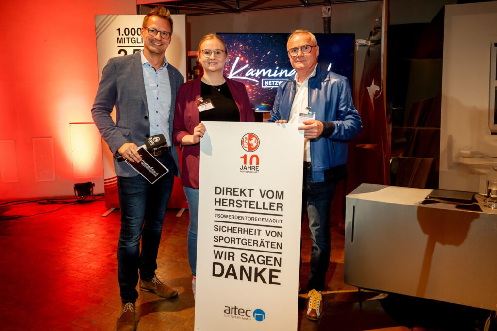 10 Jahre Partnerschaft mit dem FLVW - Übergabe der Dankes-Tafel beim Kaminabend 10 Jahre Partnerschaft mit dem FLVW - Übergabe der Dankes-Tafel beim Kaminabend