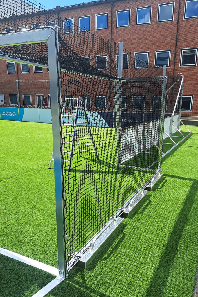 Mobiler Soccer Court mit Ballfangnetz