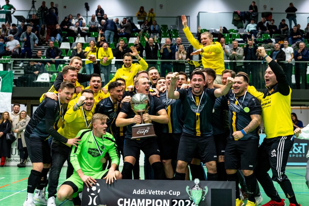 SV Hellern gewinnt den Addi-Vetter-Cup 2024 im Rahmen der Hallenfußball-Serie in Osnabrück