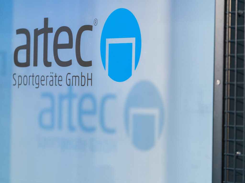Individuelle Gestaltung durch Sponsorenlogos
