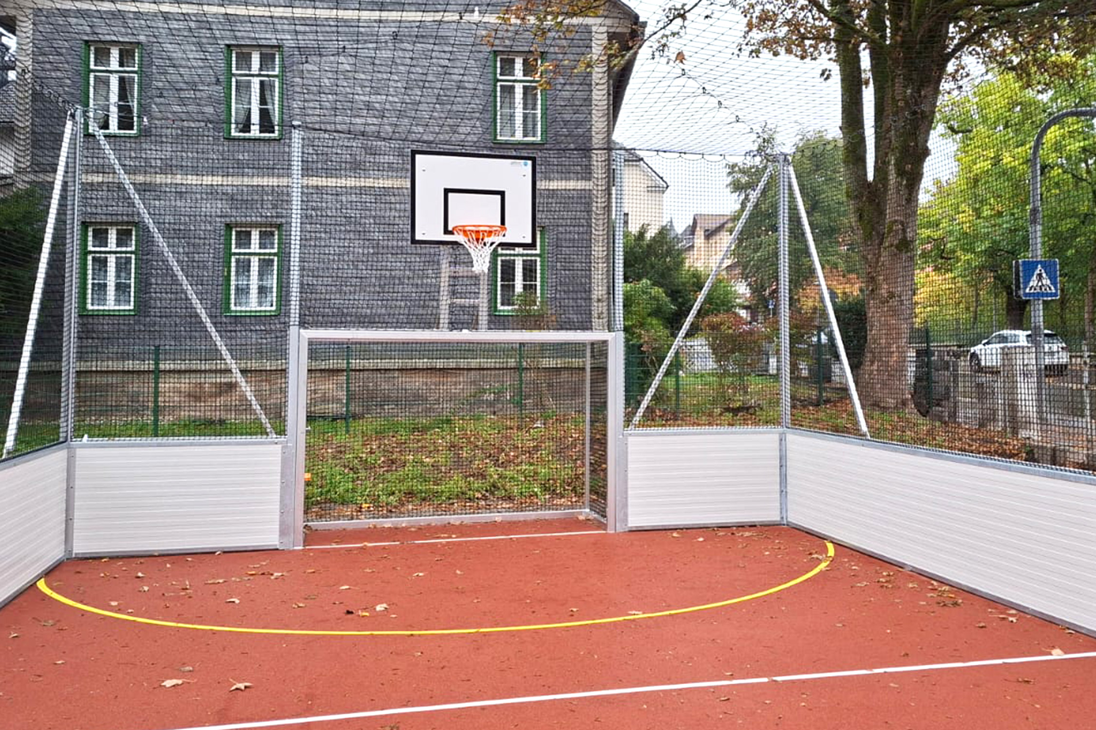 Multispielfeld für Schulen von artec Sportgeräte